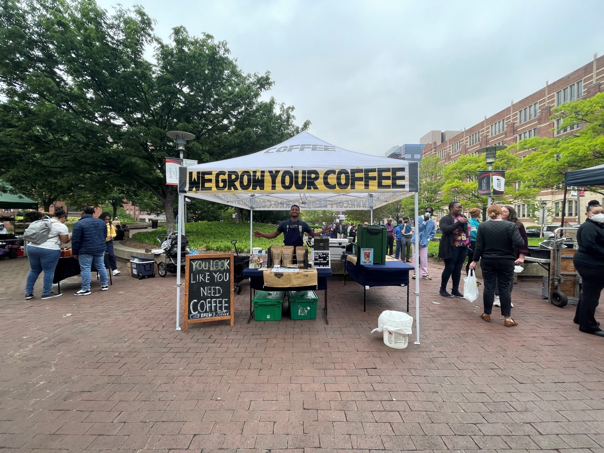 Coffee del Cerro tent at market