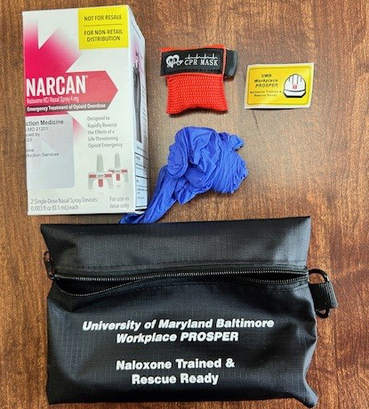 Naloxone kit contents