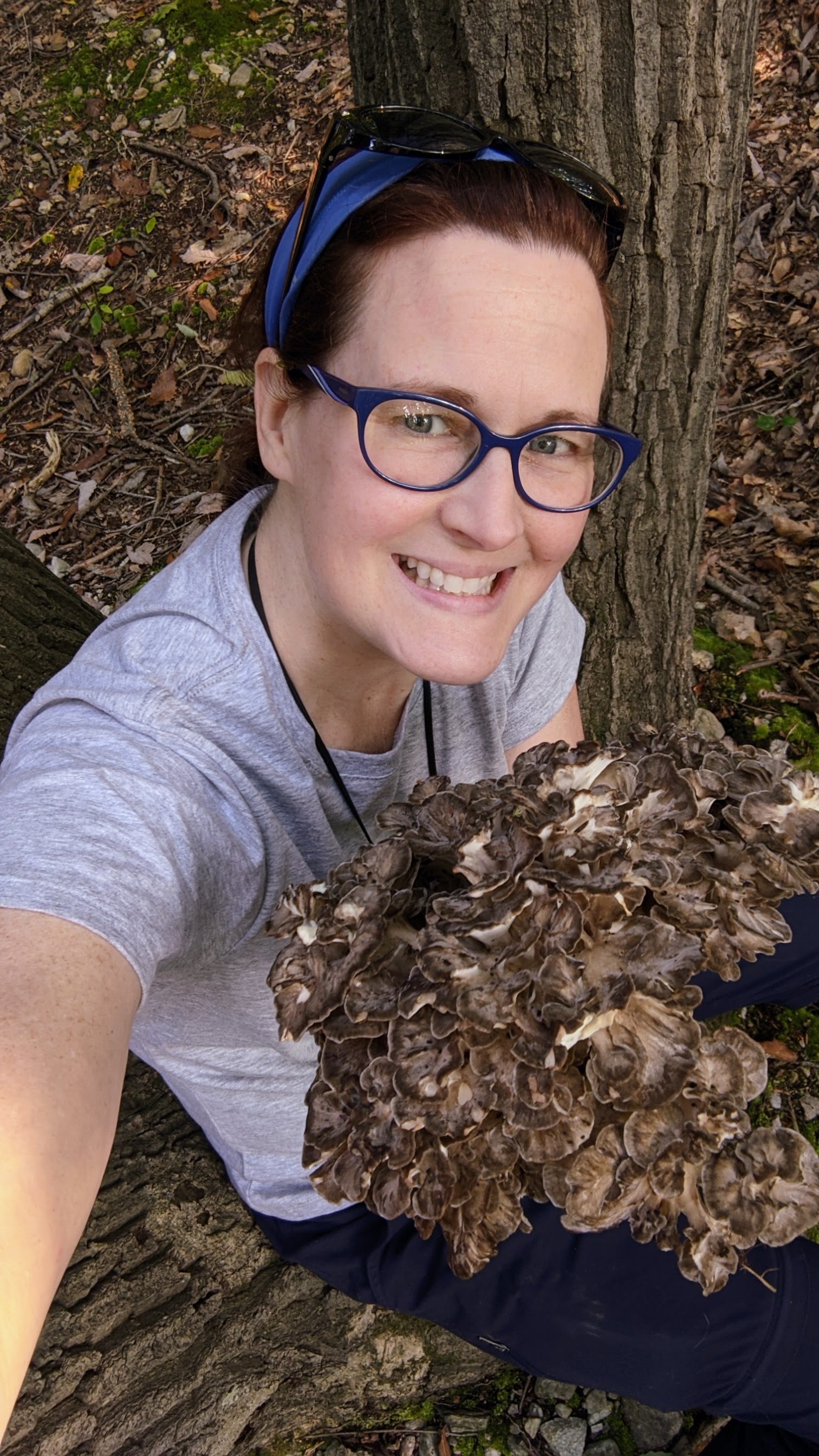 Rebecca “Becky” Davis with her first ever foraged Grifola frondosa (“hen of the woods”) mushroom.