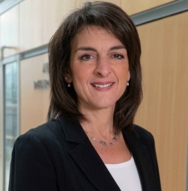 Headshot of Susan dosReis
