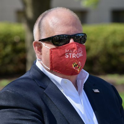 Larry Hogan wearing mask