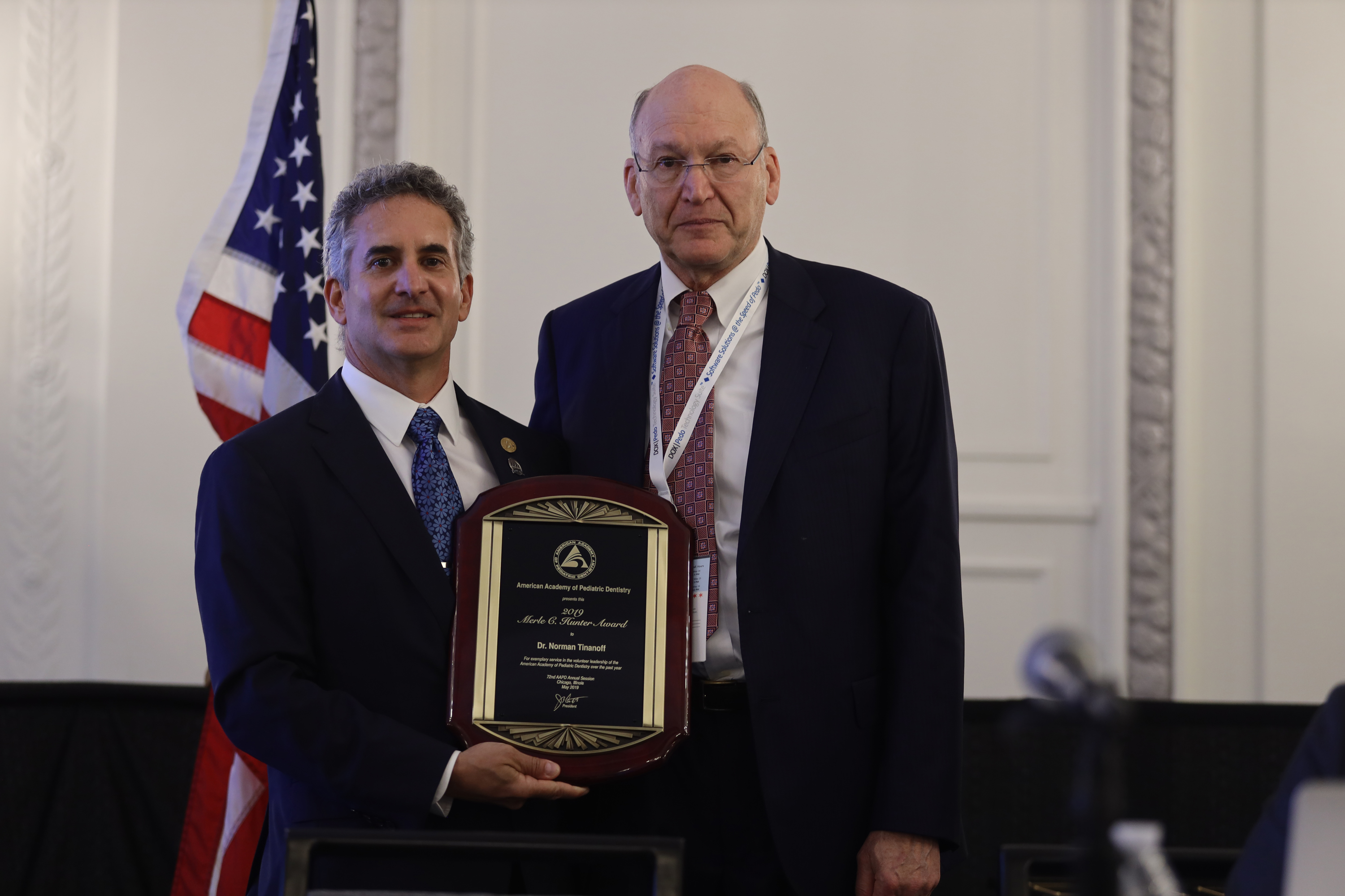 Dr. Tinanoff accepts Merle C. Hunter Leadership Award